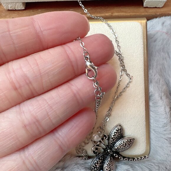 Antique Silver Freshwater Pearl Dragonfly Necklace - Picture 4 of 4